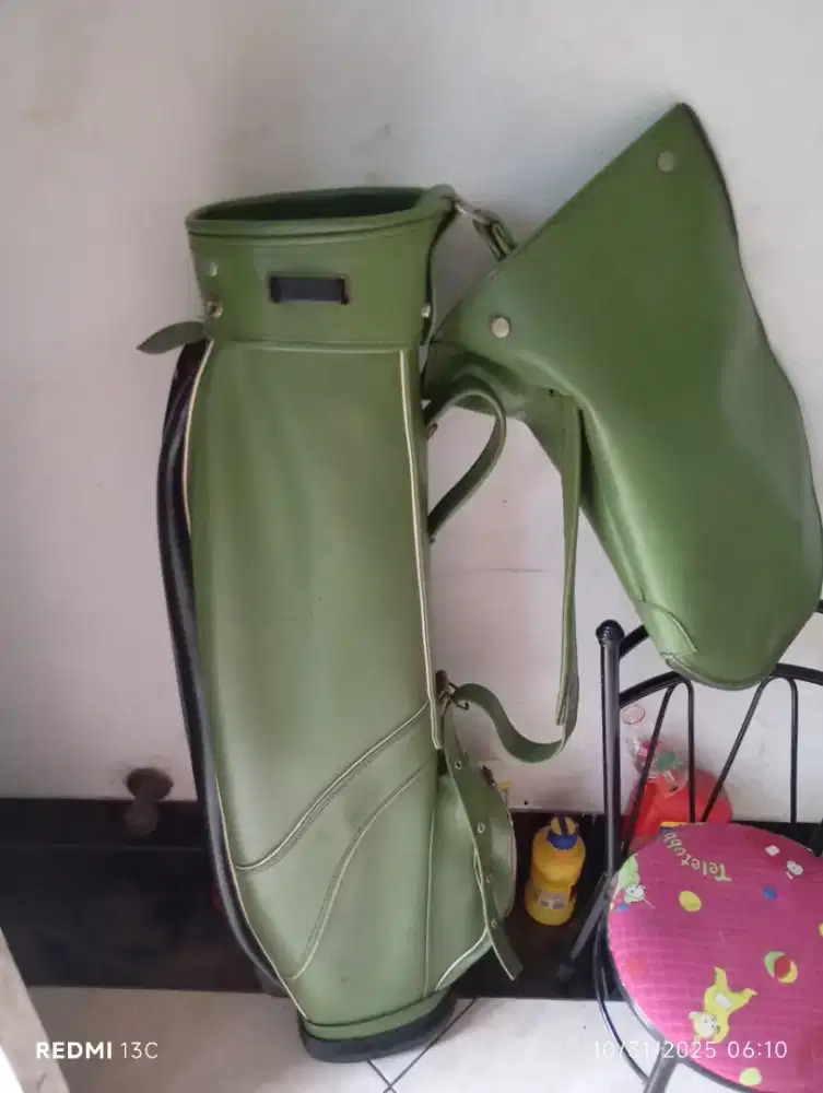 Tas golf warna hijau