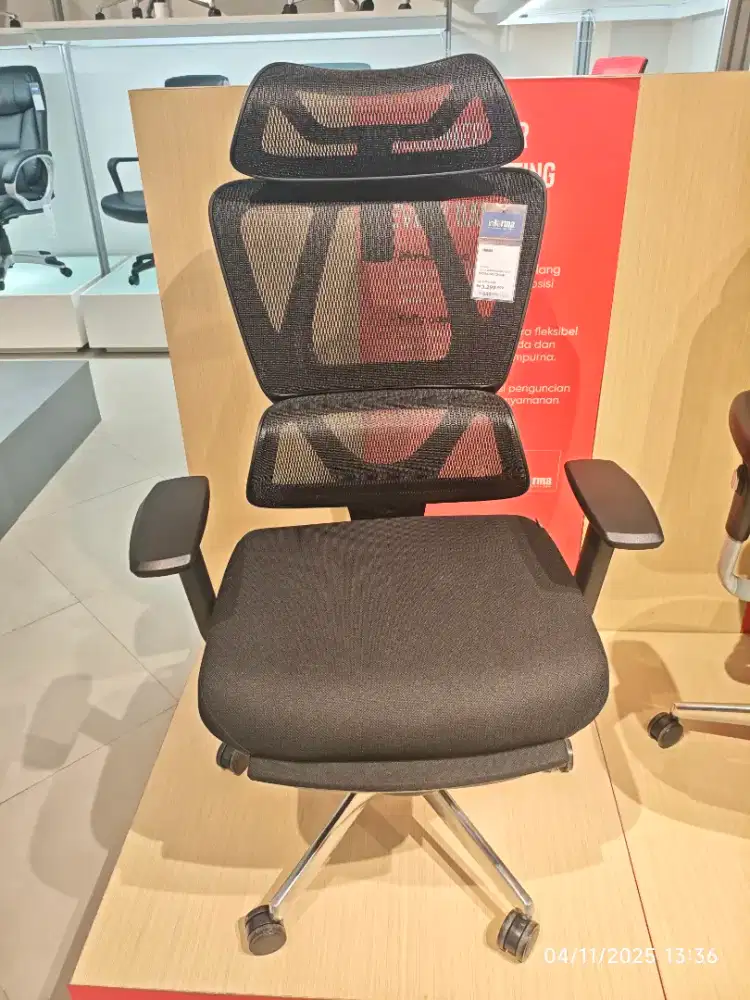 Informa Uxio Kursi Kantor Sandaran Tinggi - Hitam