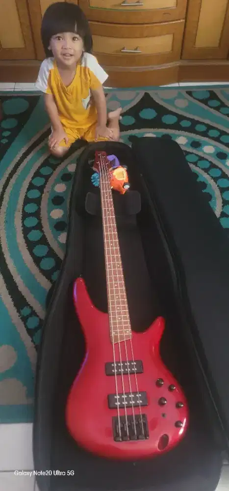 Dijual Guitar Bass Electric merk Ibanez SR 300 EB Original