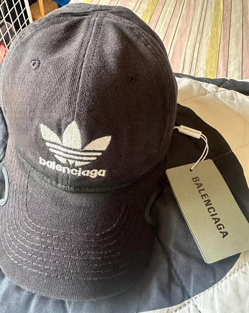 Topi Balenciaga Original Unisex