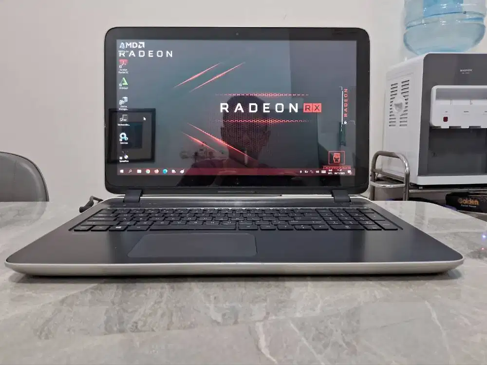 HP 15 TouchScreen 8GB AMD A10 QUAD Core Lcd/Batre BARU Laptop W10 ORI