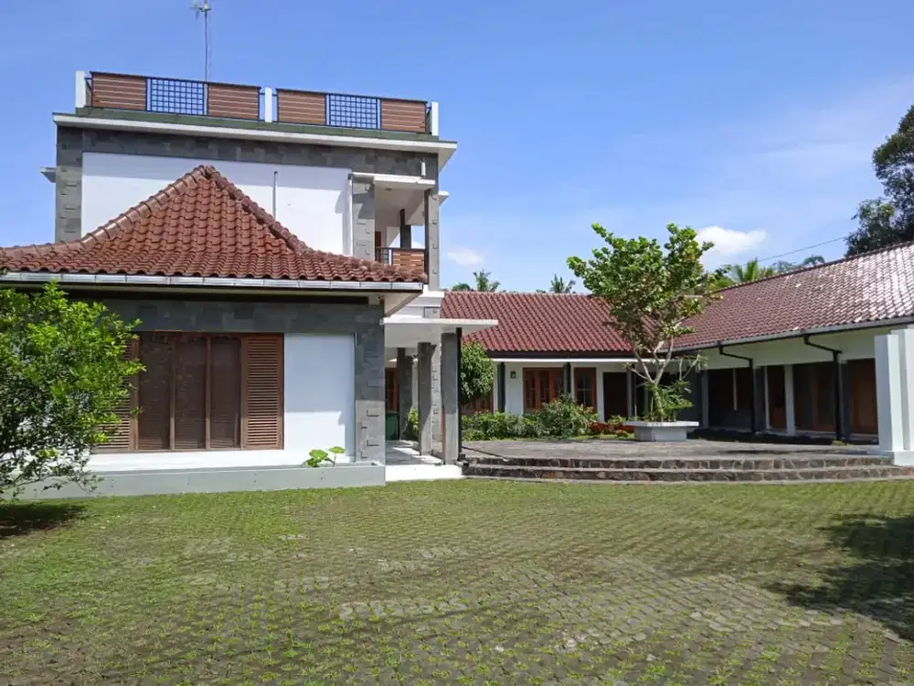 Bangunan Strategis Di Kawasan Wisata Kaliurang - Cocok Untuk Cafe / Resto