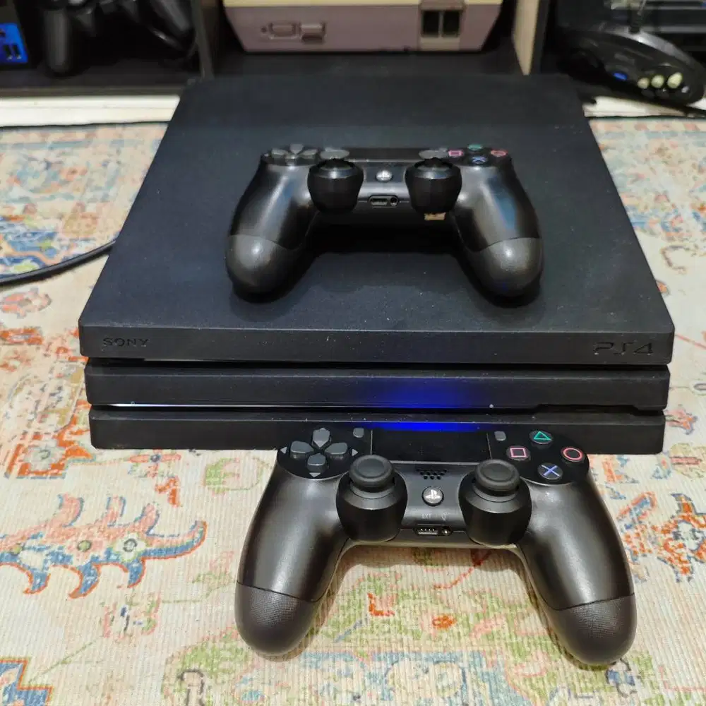 jual / tt PS4 Pro 1TB fullgames fw 9.00 2stik tt ps3