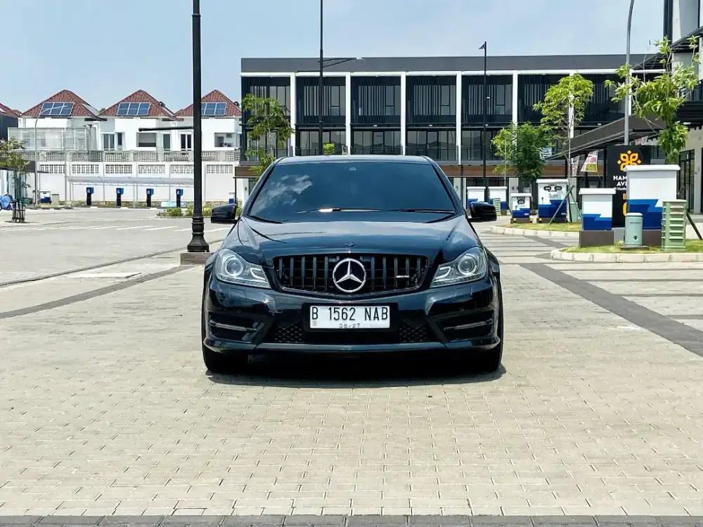 Mercy C250 1.8 AMG Package CGI Avangarde AT Warna Hitam 2013 /2014