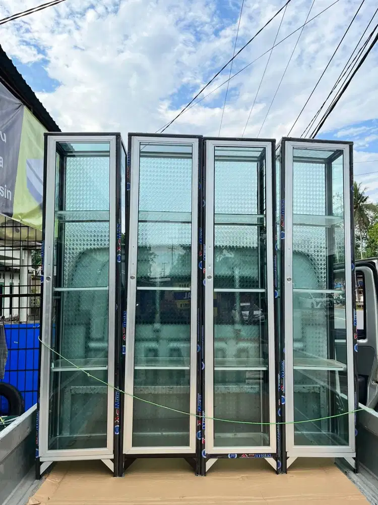 Promo lemari hias kaca 1 pintu sale termurah terlaris