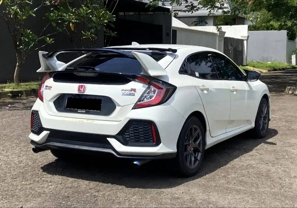 Civic 1.5 S Turbo Matic HB 2017 Kredit Cash Siap Pakai TDP 20 JUTA