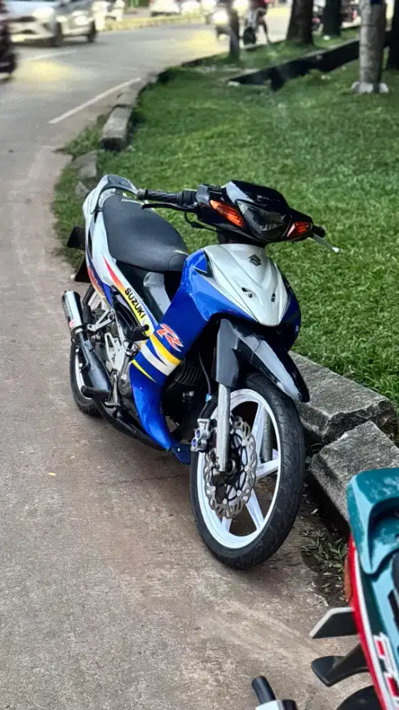 SATRIA HIU FULL PAPER TANGAN PERTAMA