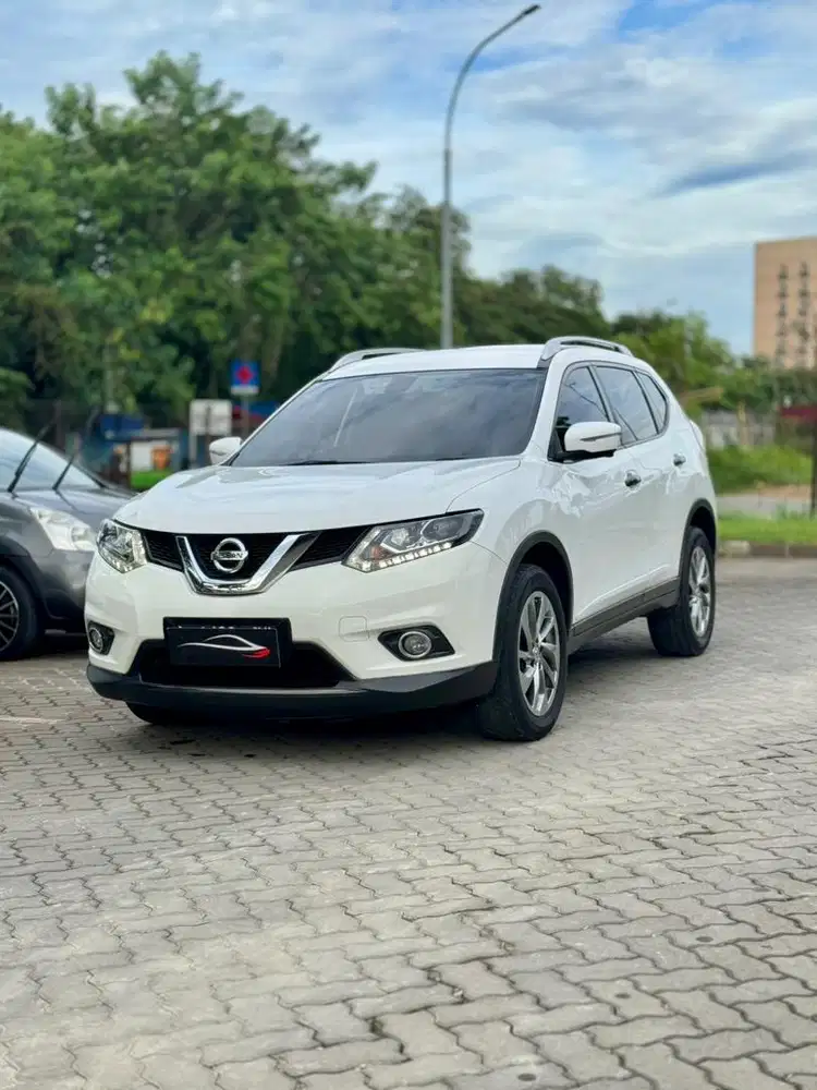 (Cash) X-trail 2.5 T32 at 2015 putih xtrail murah dp 10jt kredit crv