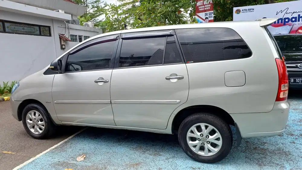 Toyota Kijang Innova 2007 Bensin