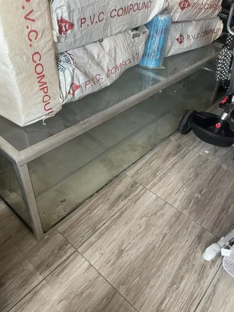 Etalase warteg, etalase kaca