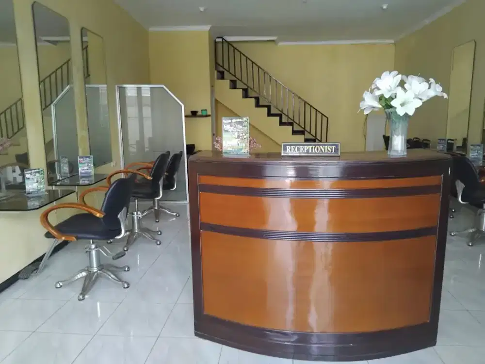 Ruko Jalan Jawa Kampus Plus Perabotan Salon