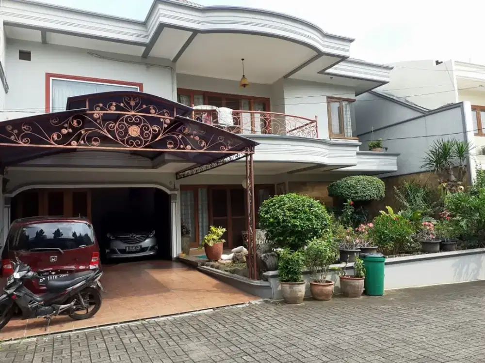 Rumah Mewah 2 Lantai Siap Huni di Komplek Elite Gandaria Utara, Kebayoran Baru