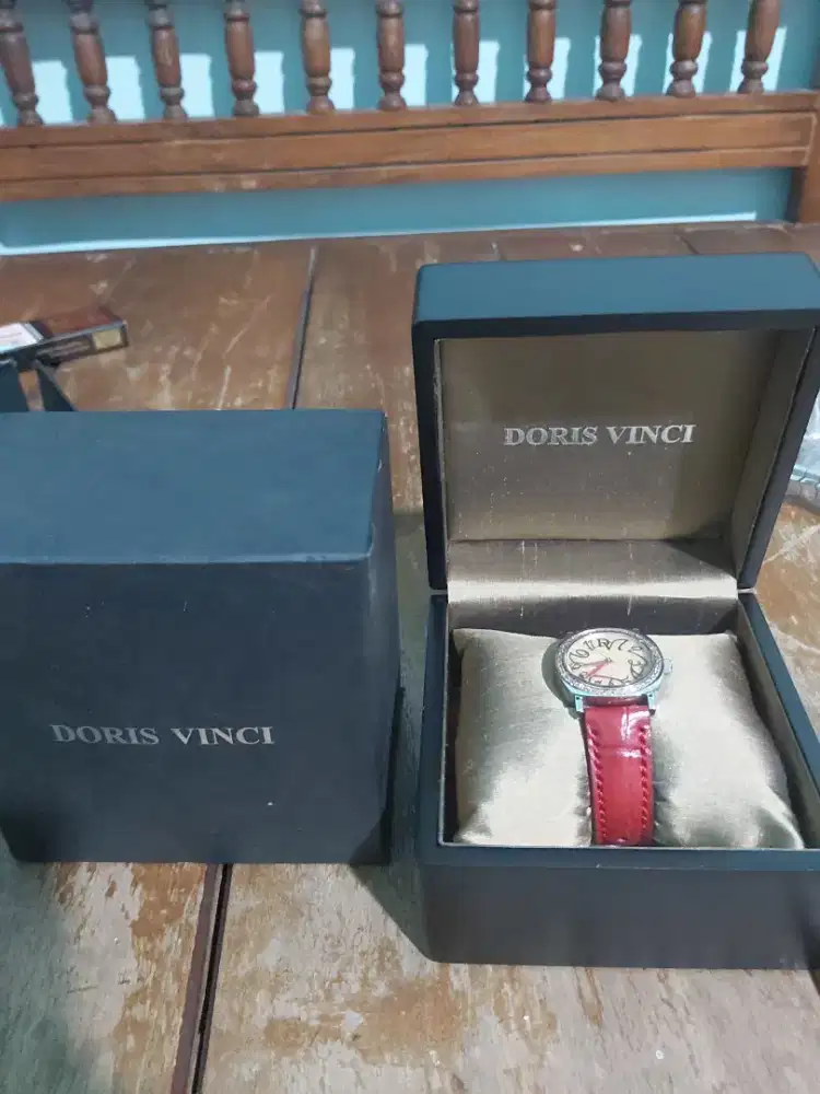Jam dorris vinci wanita