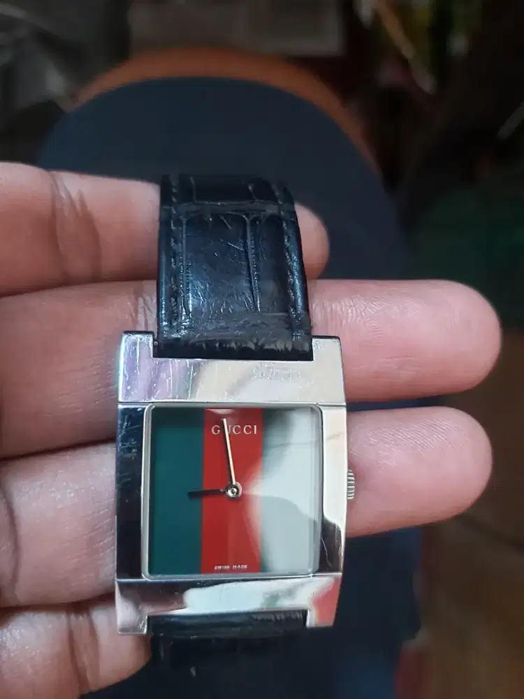 Jam gucci sepasang