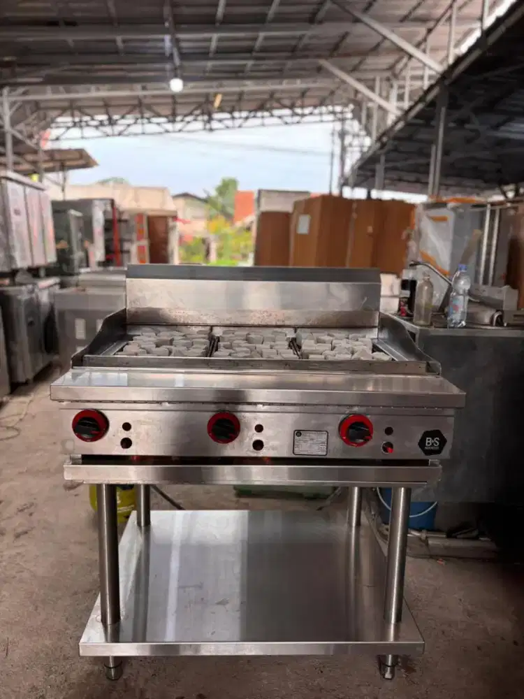 Grill batu lava
Ukuran 90x84x95

Harga 7.000.000