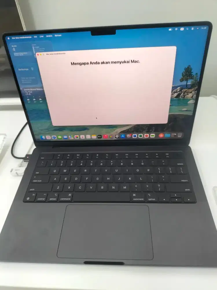 Macbook pro ( 14 inci )