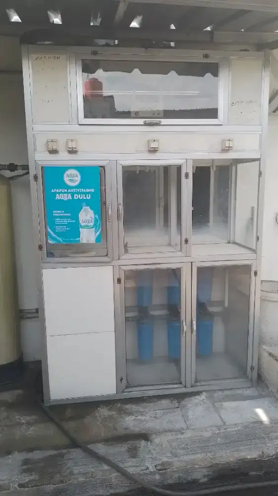 Dijual tempat air isi ulang