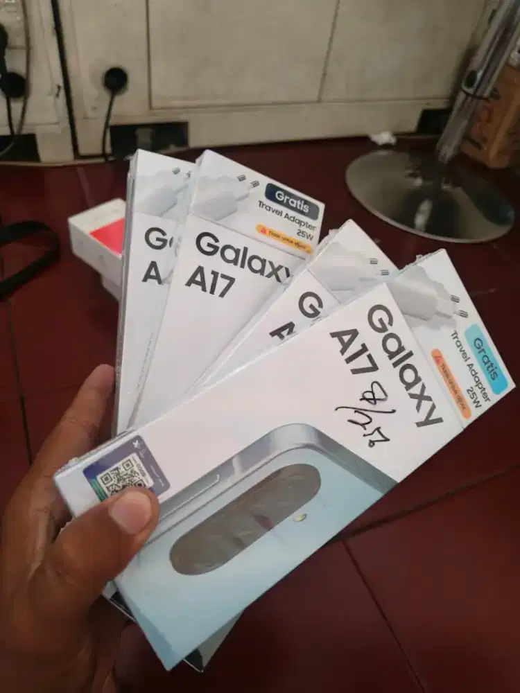 New samsung galaxy A17 ram8/256 garansu resmi 1 tahun
