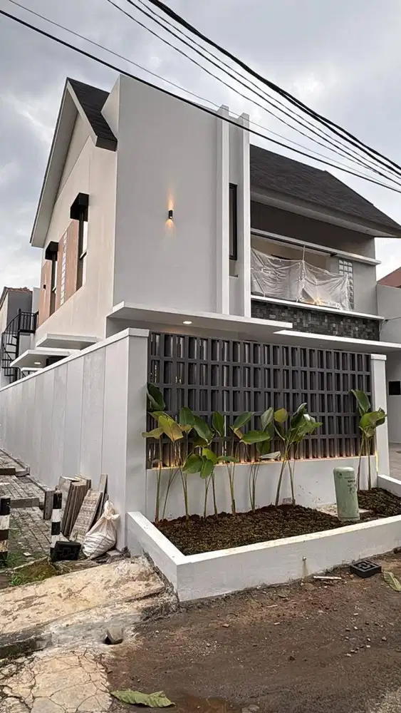 DIJUAL RUMAH DI KENCANA LOKA BSD