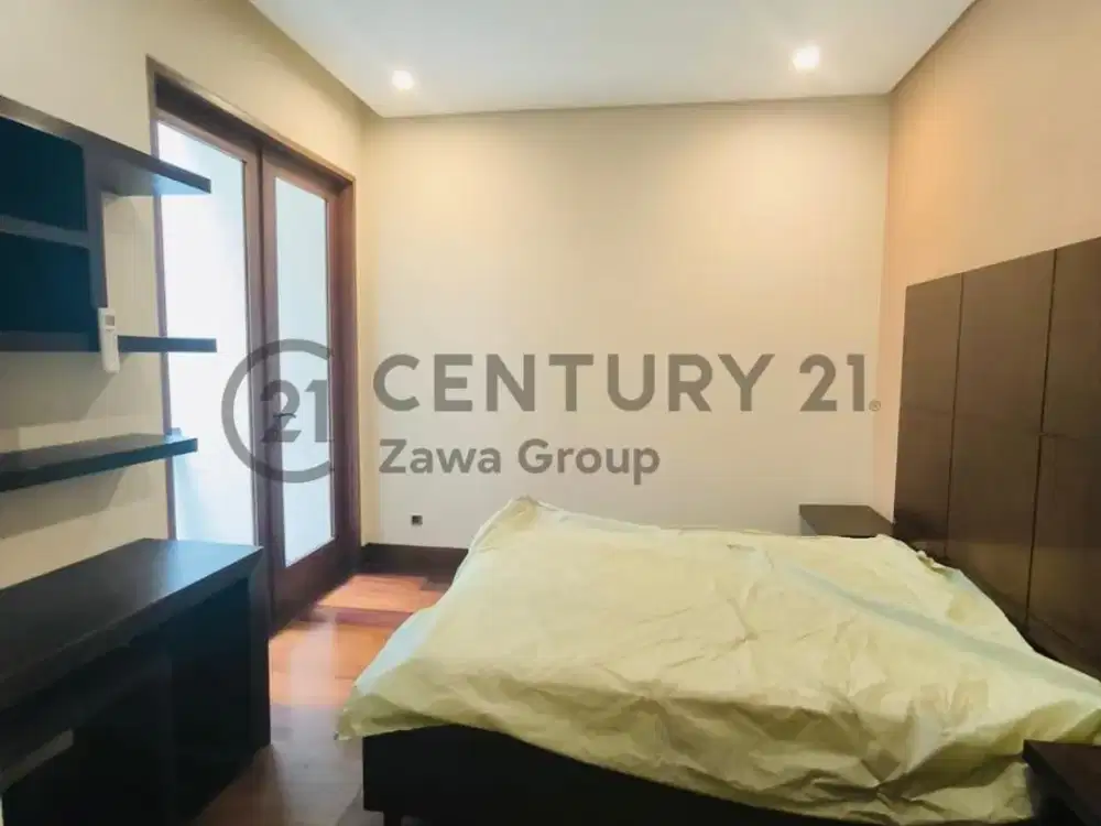 Disewakan Murah Rumah Ciragil 2 Lantai Kebayoran Baru, Jakarta Selatan