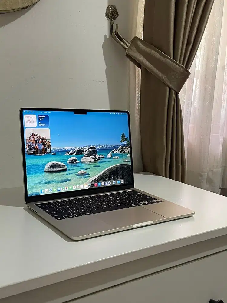 MacBook Air 2025 M4 13 inch 16/256