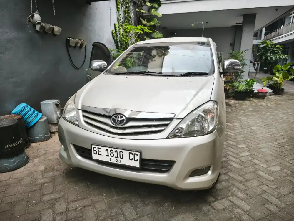 Innova 2.0 MT 2008
