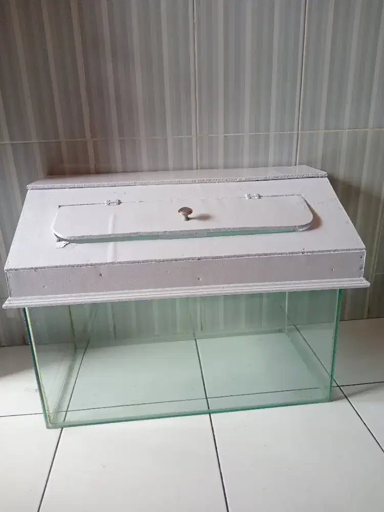 Jual Akuarium bekas masih bagus .