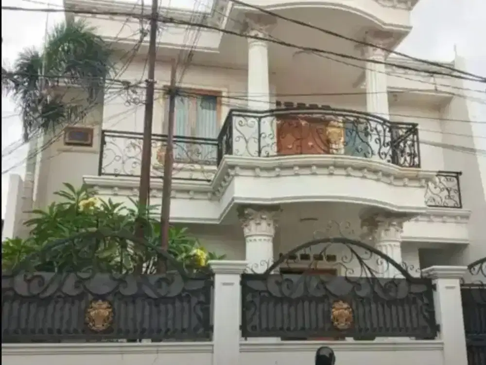 Di Jual Rumah  2 Lantai Lokasi Strategis di Jagakarsa, Jakarta Selatan