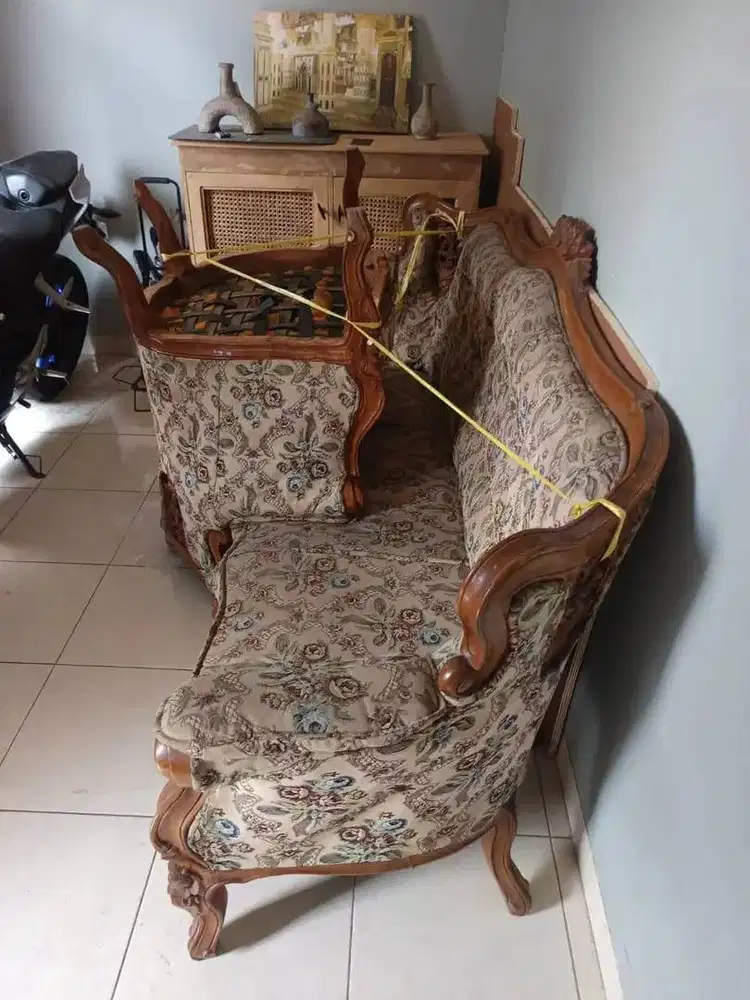 SOFA JATI DAN MEJA JATI BEKAS PINDAHAN