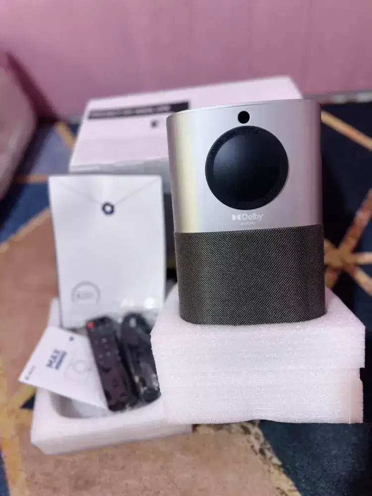 Eroc smart proyektor lcd 415 display 200 inch