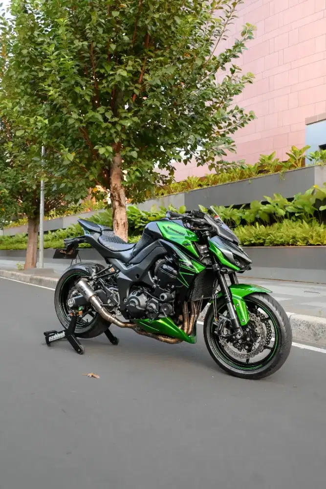 KAWASAKI Z1000 SUGOMI 2022 ABU-ABU HIJAU LIKE NEW 
‎