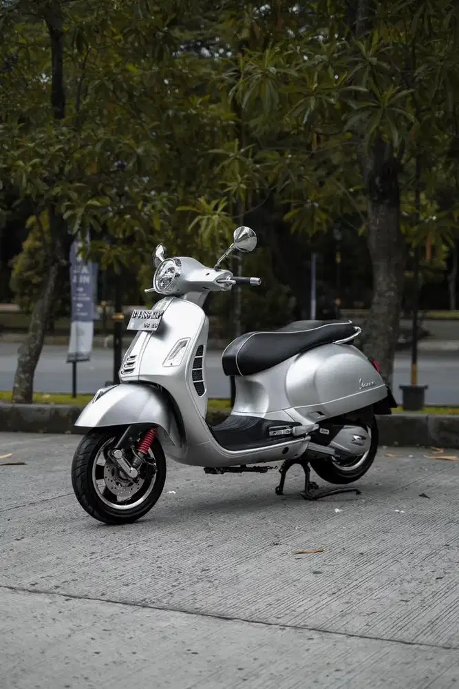 VESPA GTS 150 4V IGET FACELIFT 2021 RARE COLOR