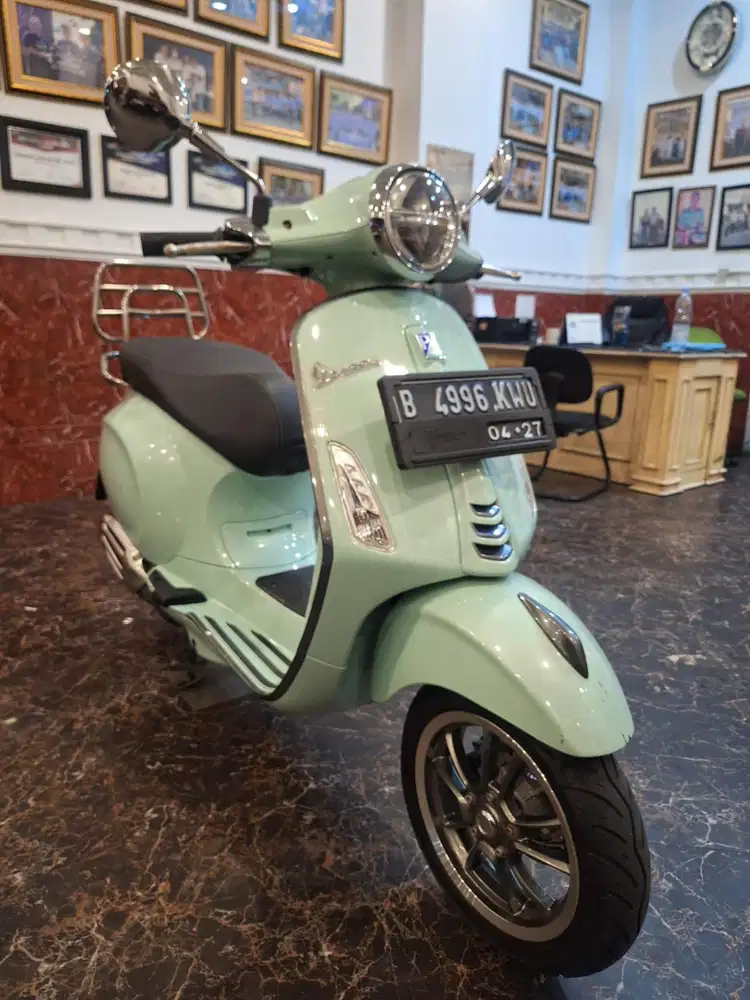 Sales ima dp 2 jt , Vespa Primavera 150 abs 2022 . Bisa Credit Card