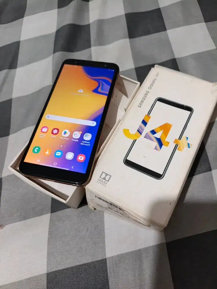 Samsung galaxy J4 Plus Normal siap pakai