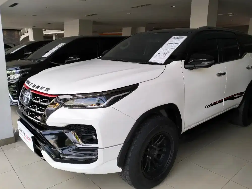 Toyota Fortuner 2,4 VRZ TRD A/T 4X2 THN 2020