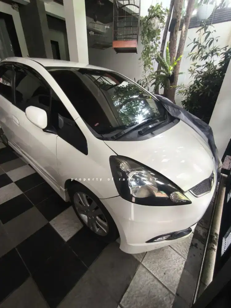 Honda Jazz RS 2009 Bensin Low KM Pribadi