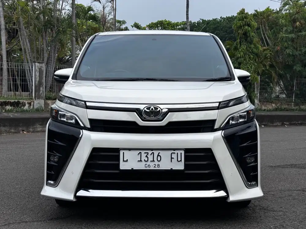 Toyota Voxy 2,0 Matic 2018 KM 69rb PAJAK BARU Bisa DP Minim