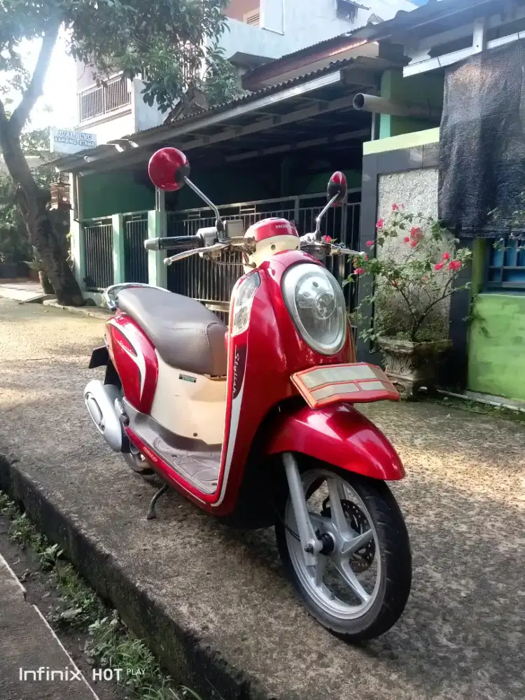 Honda scoopy F1 2014