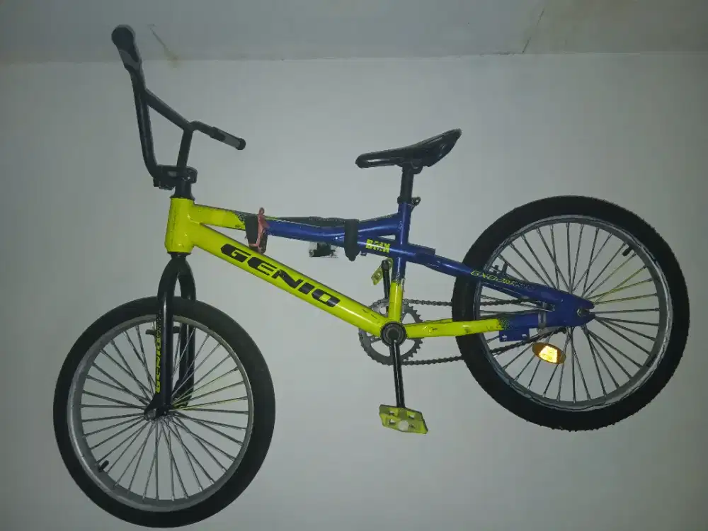 Sepeda BMX  merk Genio