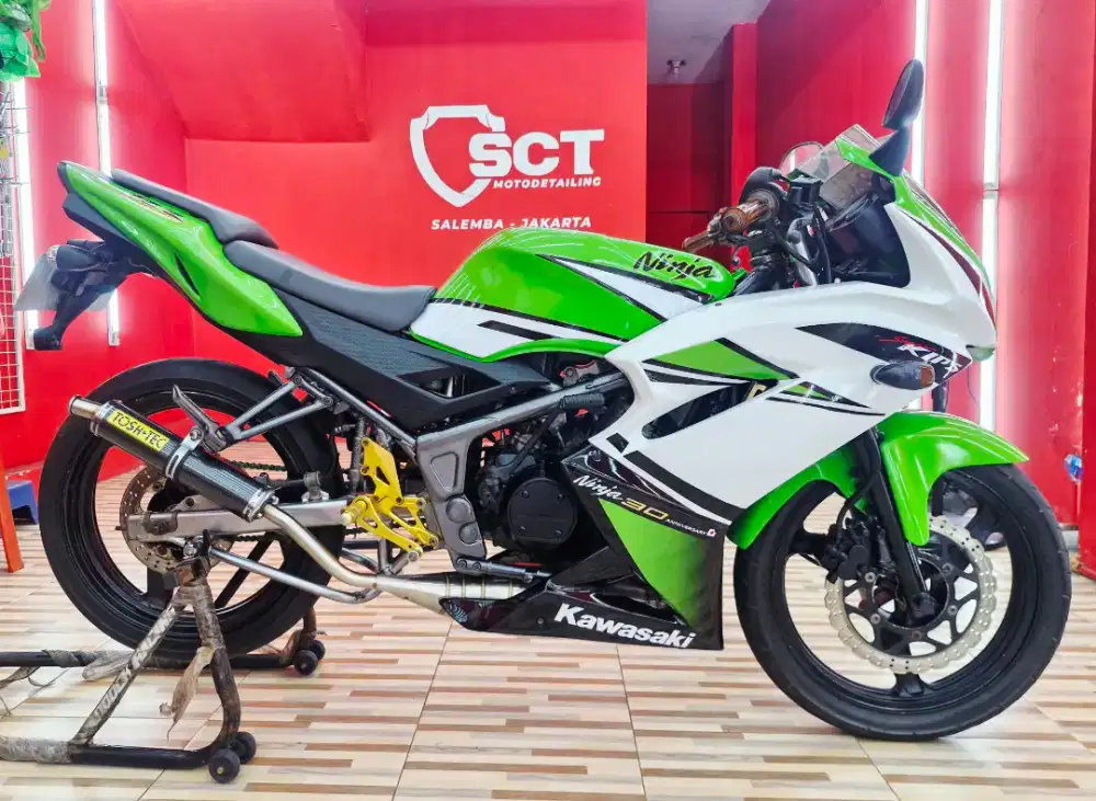 JualCpt90%LikeNew KM20kPjkSep26 KAWASAKI NINJA 150 RR 2014 ANNIVERSARY