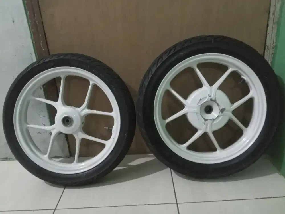 Ban + Velg Asli Beat Deluxe