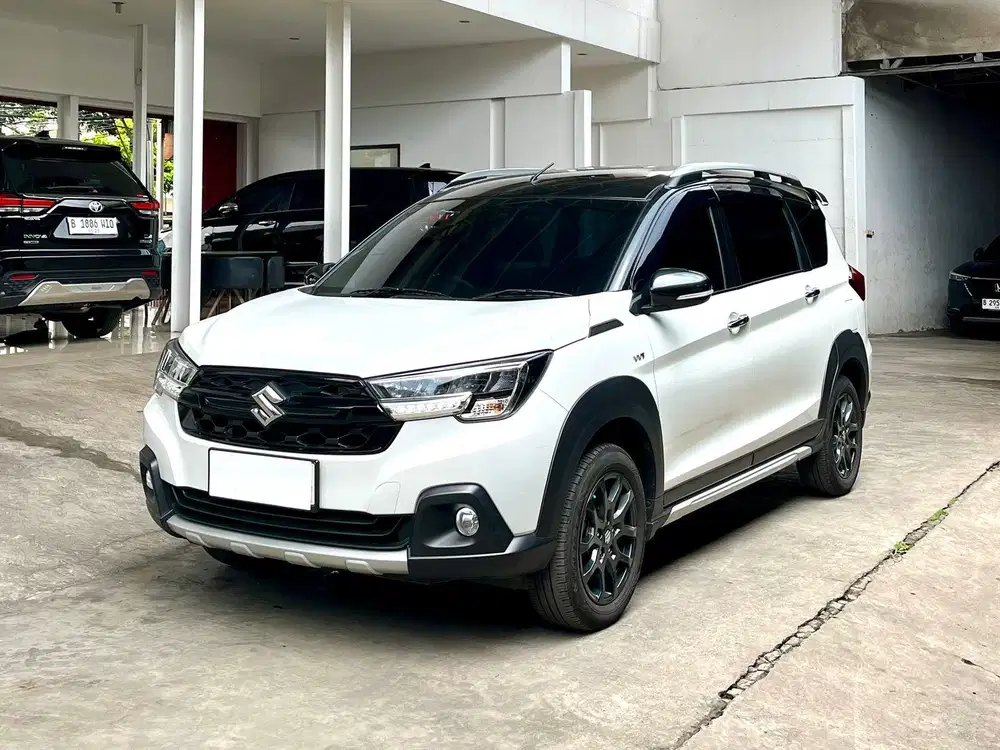 Suzuki XL7 Alpha Hybrid AT
2024