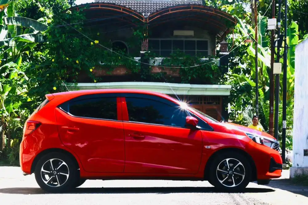 Honda brio e metic plat A nik 2023 odo 18rb istimewa agya jazz yaris