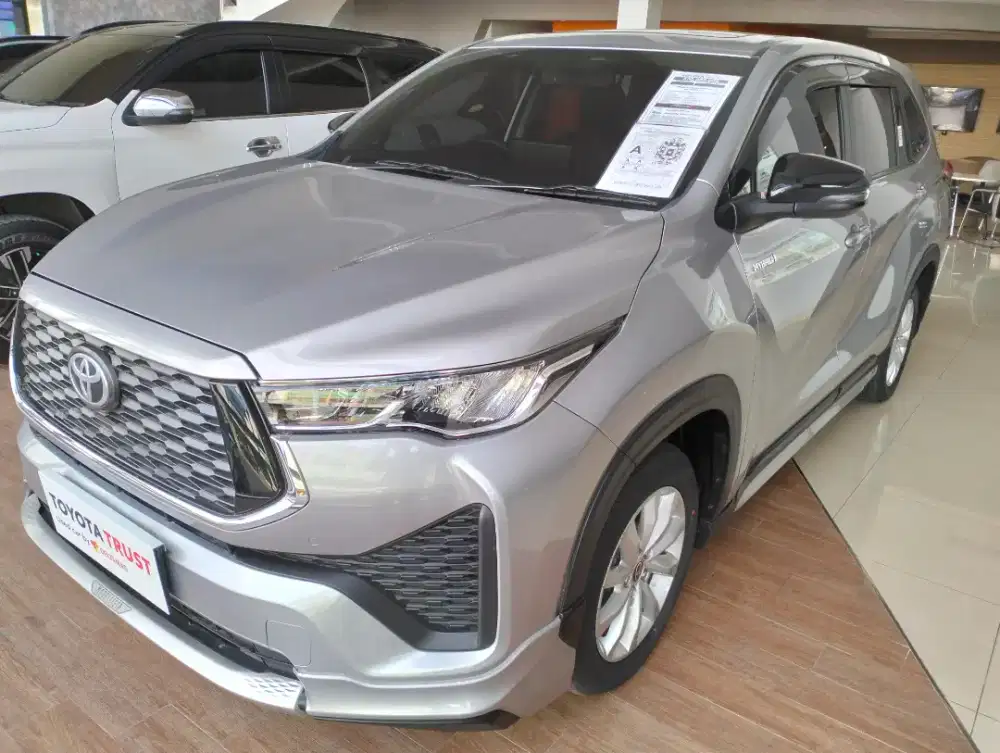 TOYOTA INNOVA ZENIX  2,0 V Hybrid CVT THN 2023