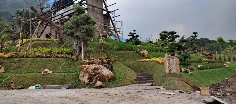 Tukang taman dan kolam