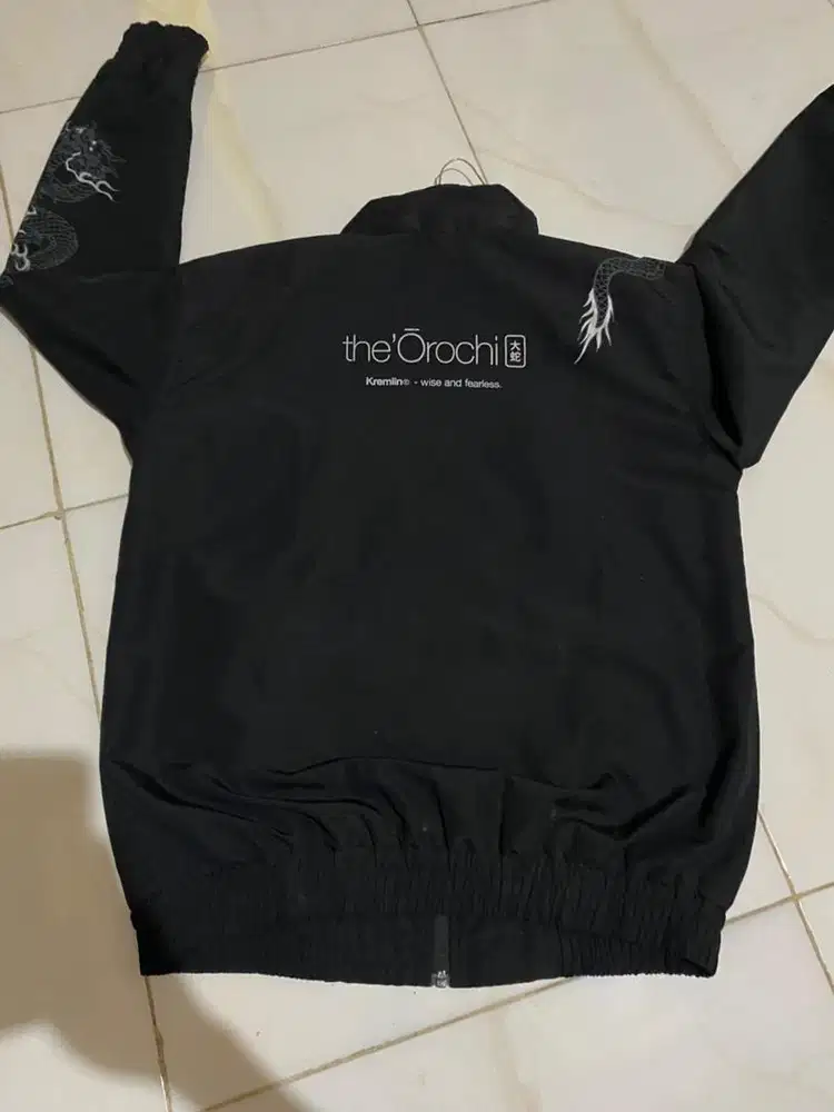 JAKET KREMLIN UKURAN L UNTUK KERJA