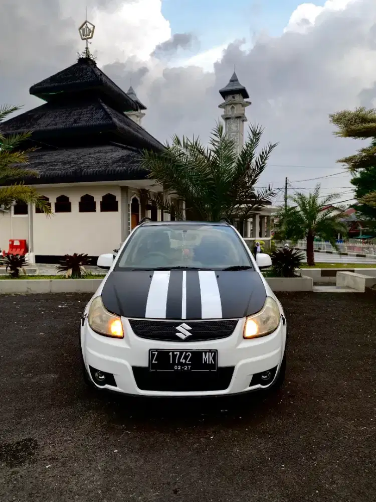 Suzuki Sx4 X-Over Putih