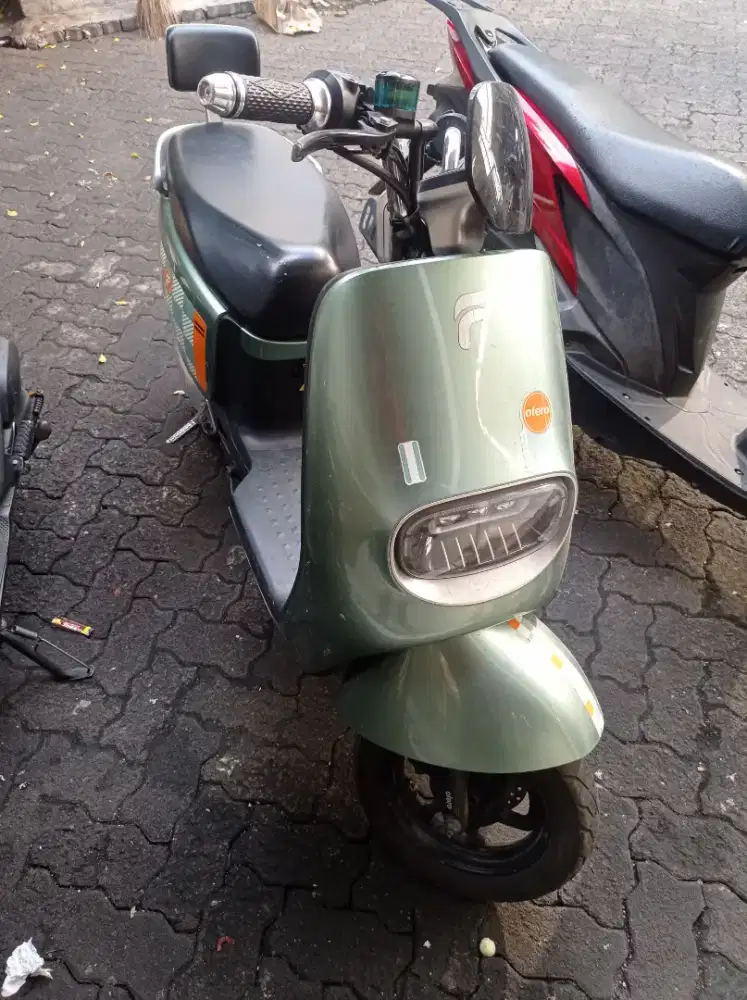 Sepeda motor listrik offero