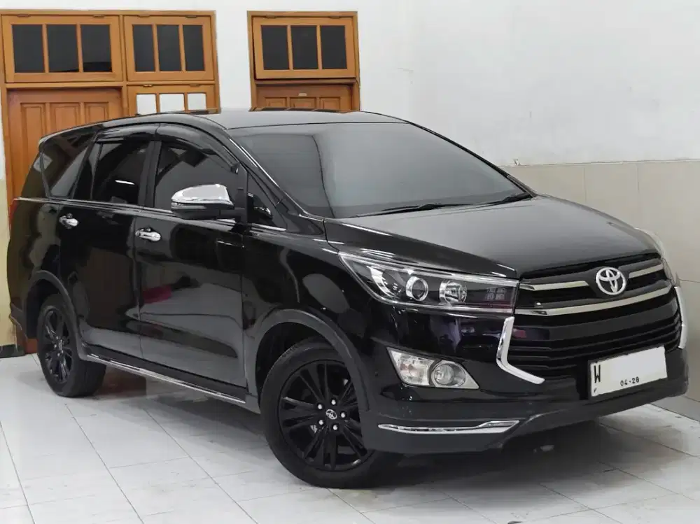 Km80rb Innova Venturer 2018 Diesel Automatic 2GD 2.4 AT Hitam Tg1 2019