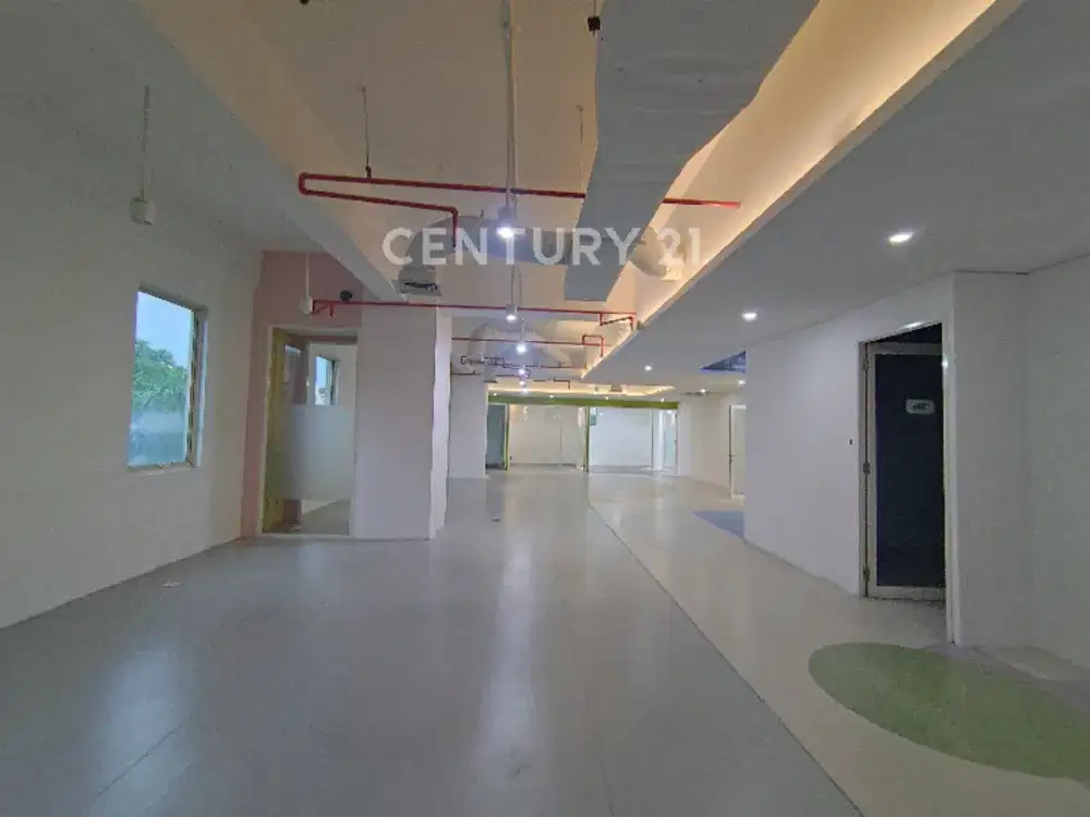 Sewa Kantor Kencana Tower Kebon Jeruk. 1 Lantai Full, Best Deal!